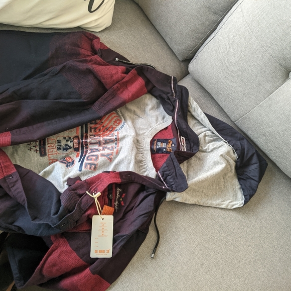 Casual Shirt with hoodie - Picture 3 of 5